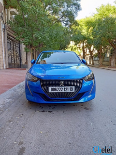 Peugeot 208 2021