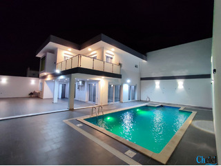 Location villa avec piscine privée a Béjaïa exactement tazeboujt - 2